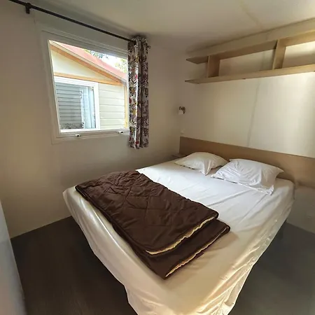 Kabana Village مكان تخييم سا يْليرْ دو ري